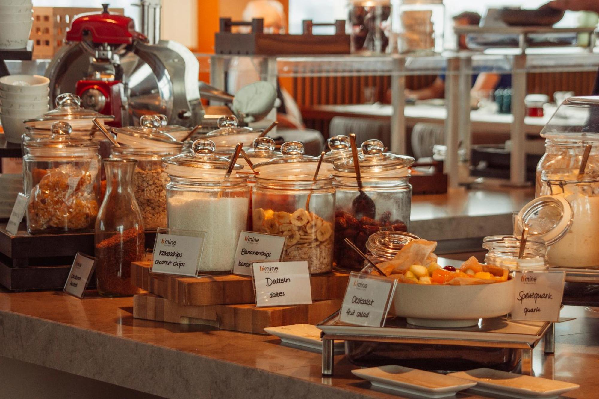 B'Mine Hotel Frankfurt Airport Frankfurt am Main ภายนอก รูปภาพ